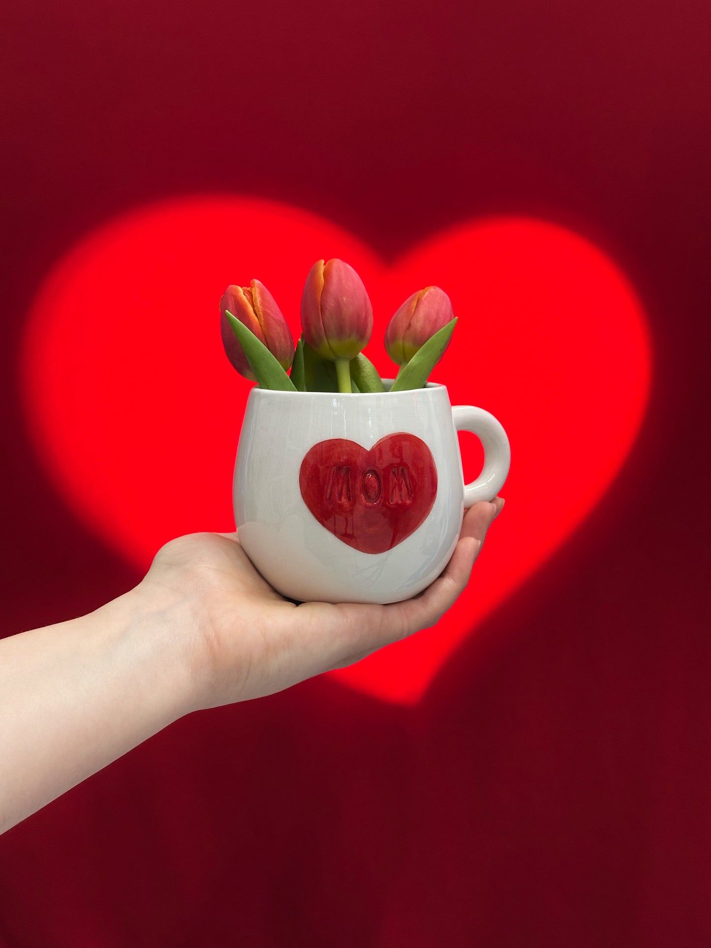 “Mom” ceramic mug 🌺