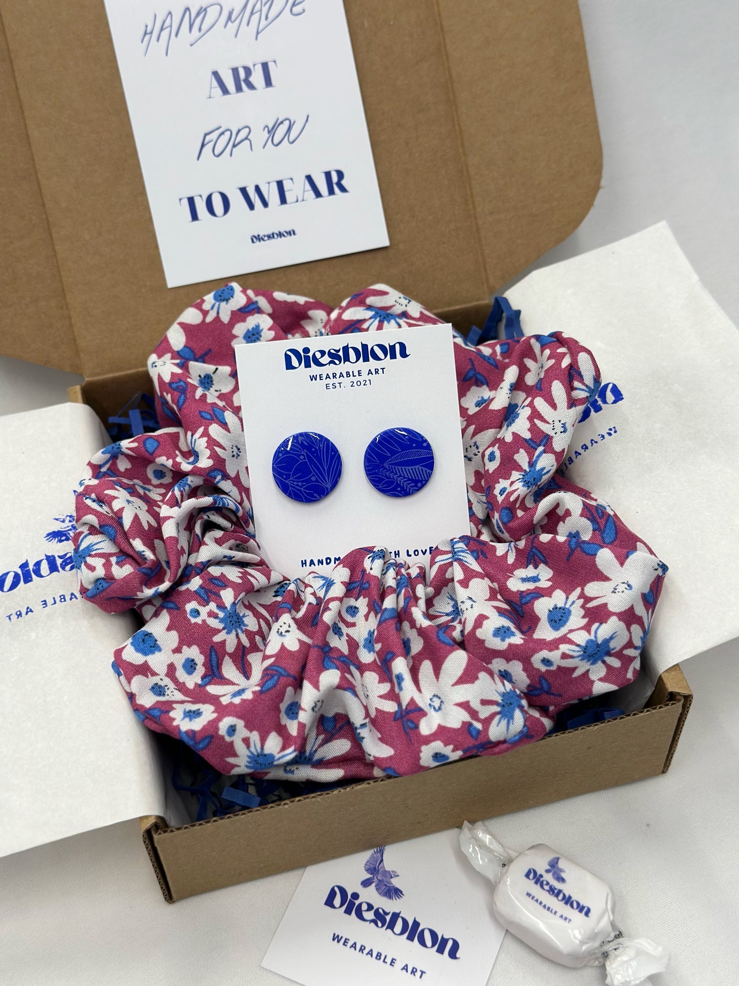 Gift boxes ๐