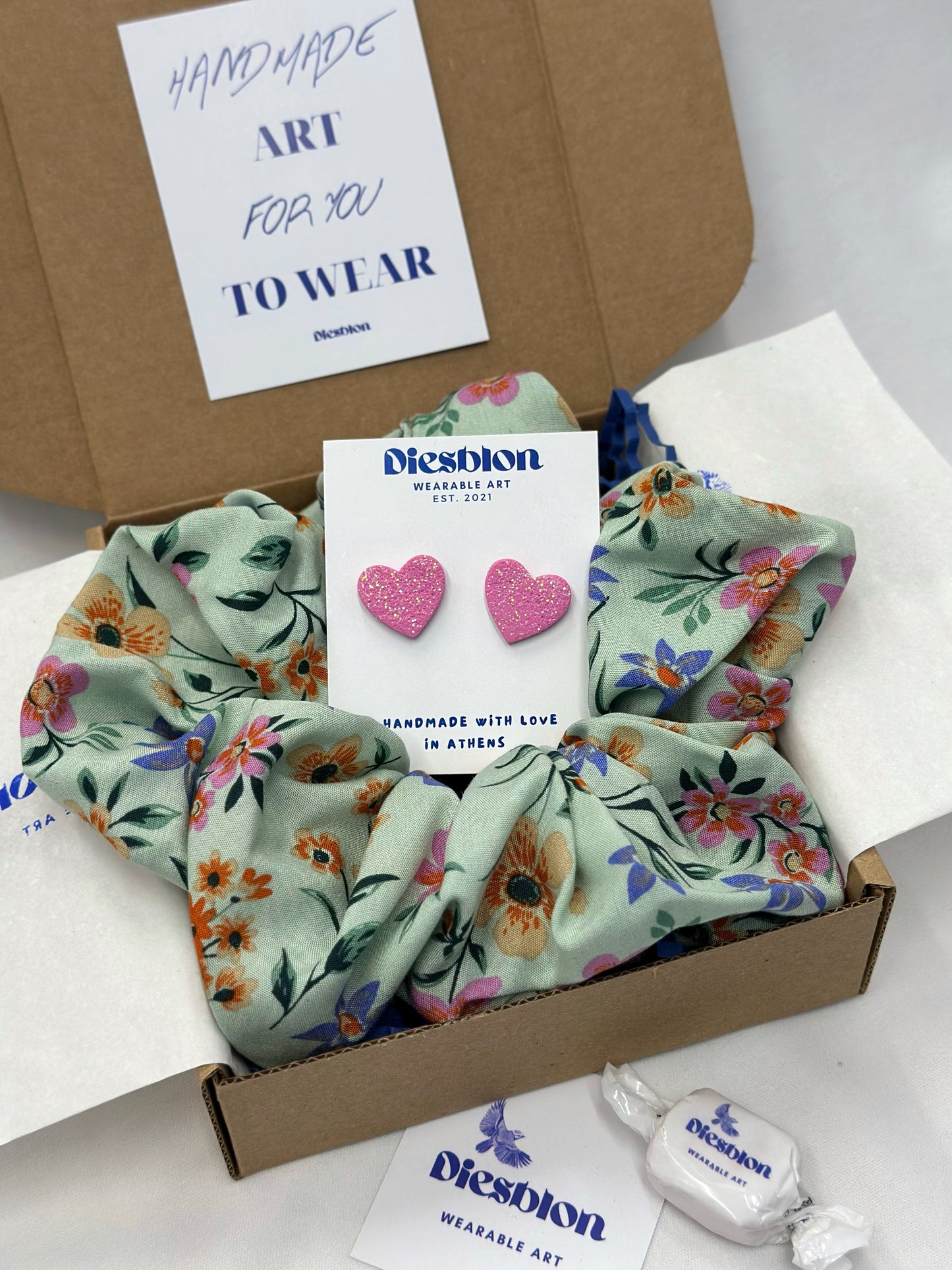 Gift boxes ๐