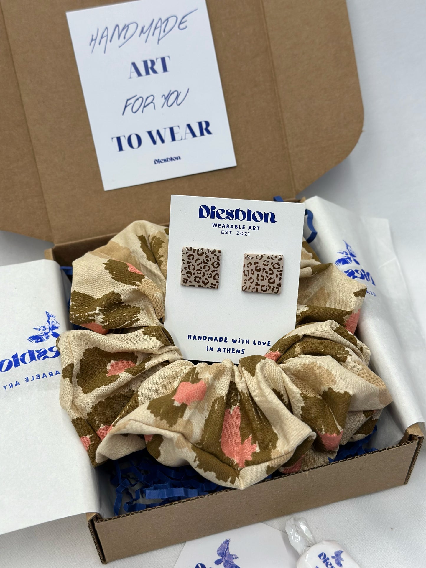 Gift boxes ๐
