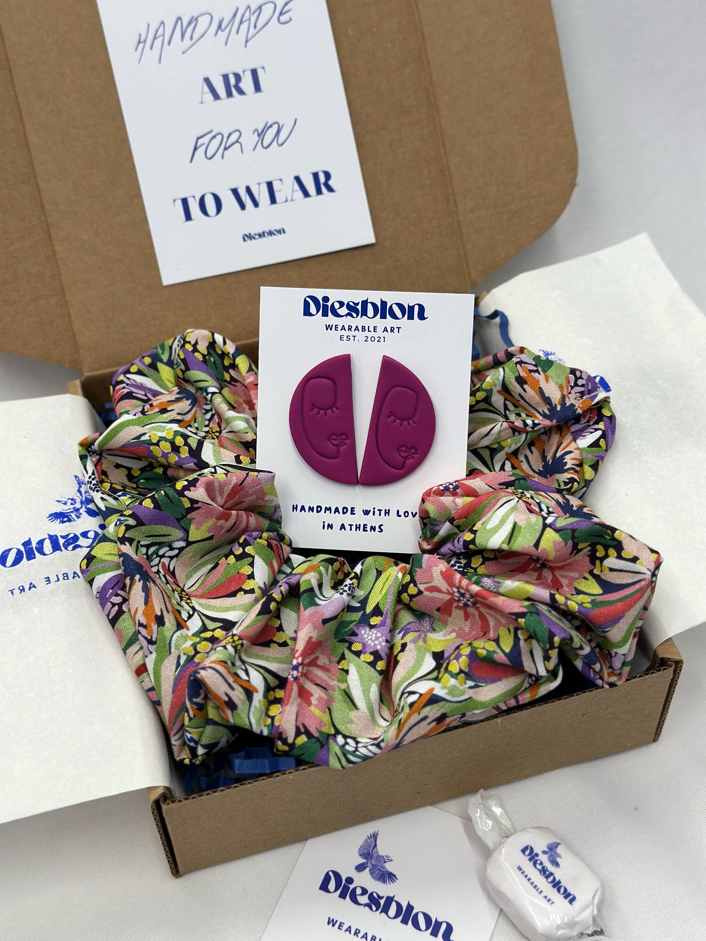Gift boxes ๐