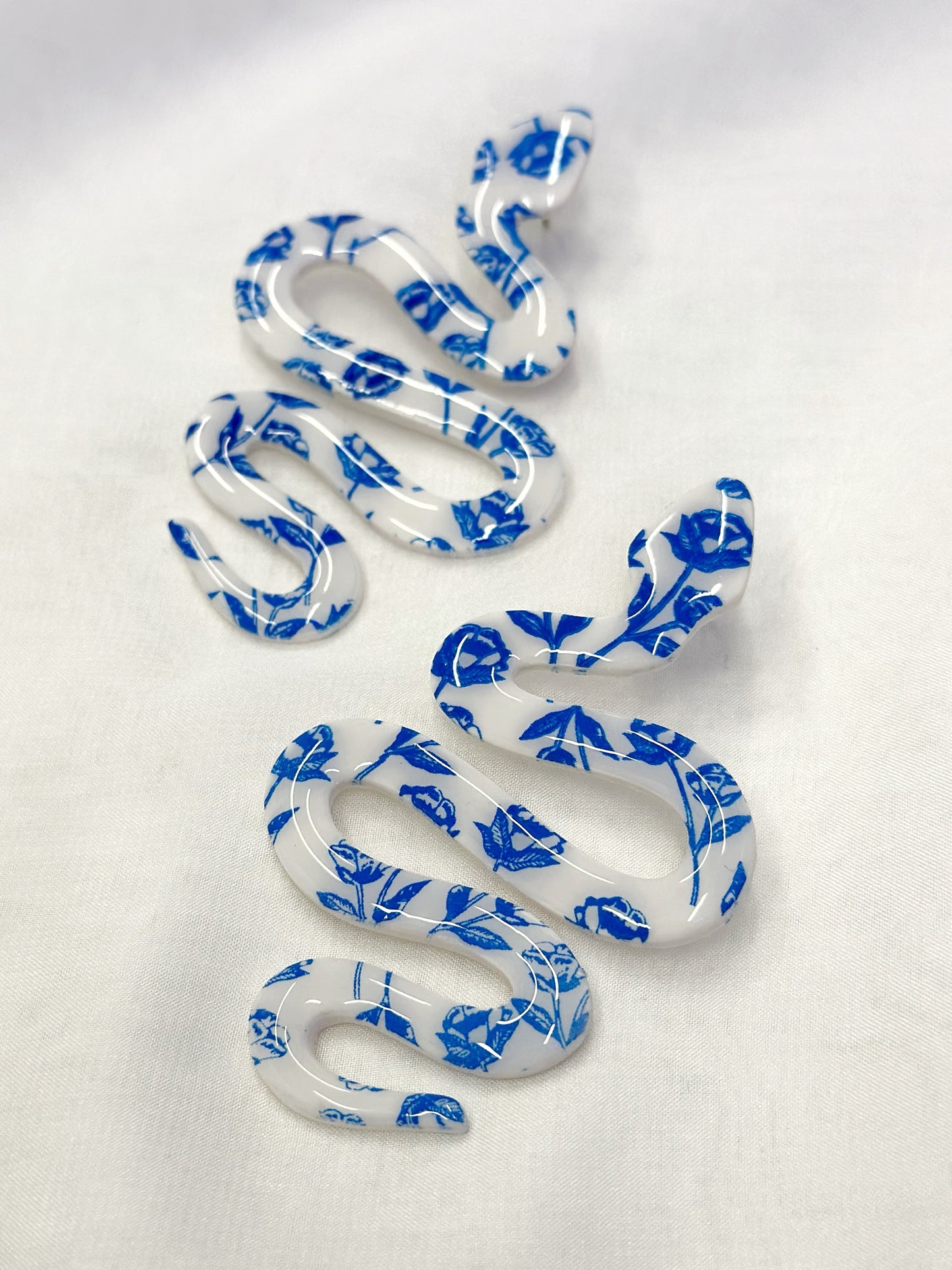 Porcelain Snakes – Diesblon