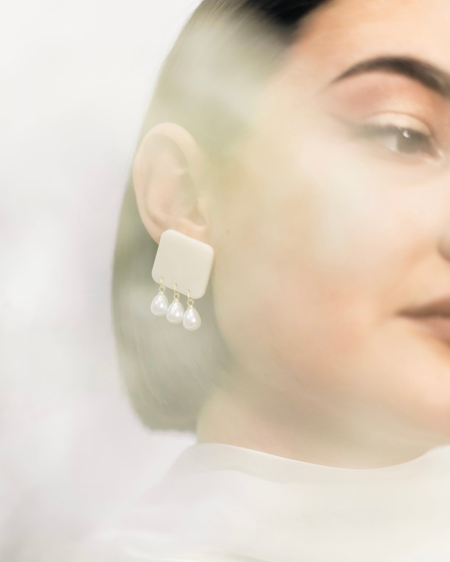 “Classy pearl” Earrings