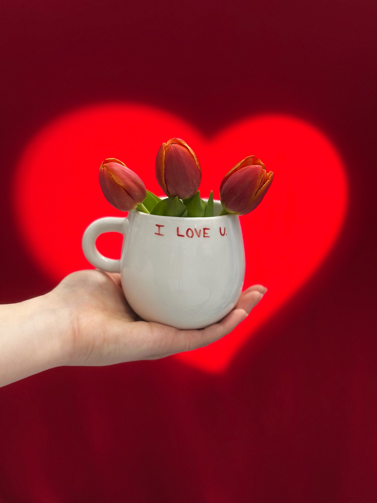 “Mom” ceramic mug 🌺