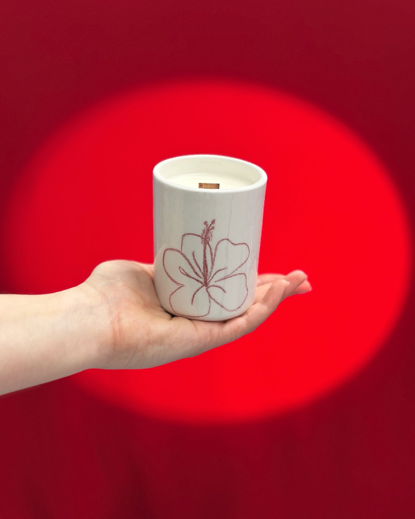 Handmade ceramic candle 🌺